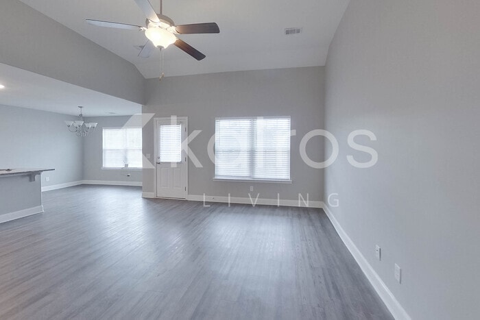 Building Photo - 300 Hemlock Ct