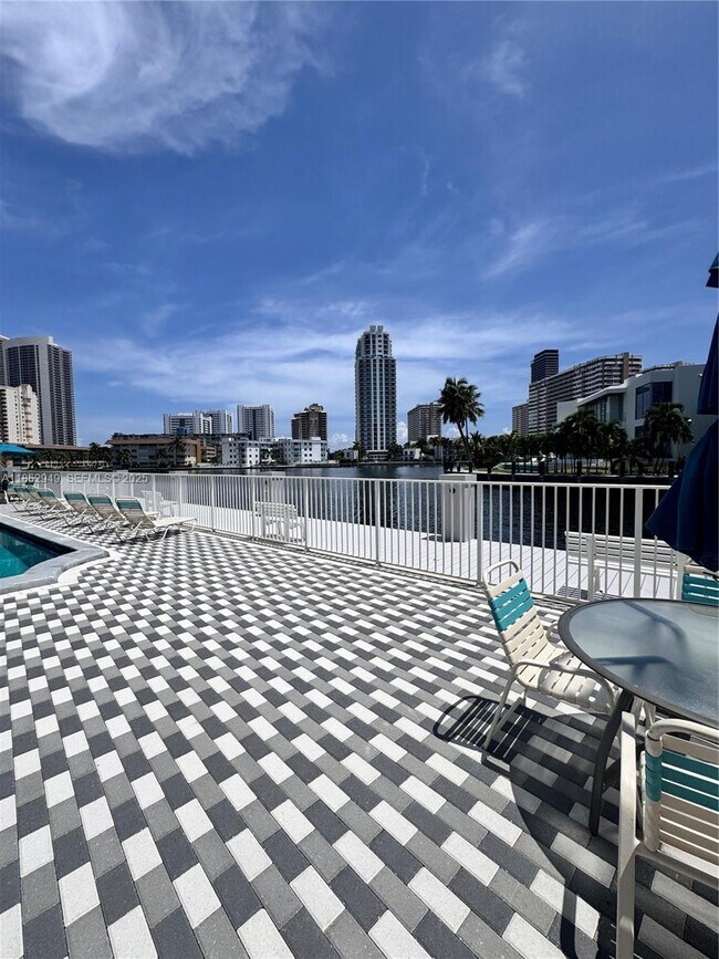 Building Photo - 137 Golden Isles Dr