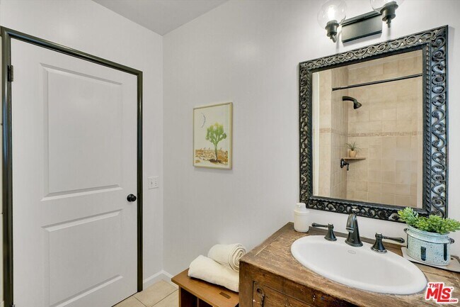 Building Photo - 4300 Laurelgrove Ave