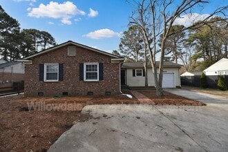 Building Photo - 600 E Millbrook Rd