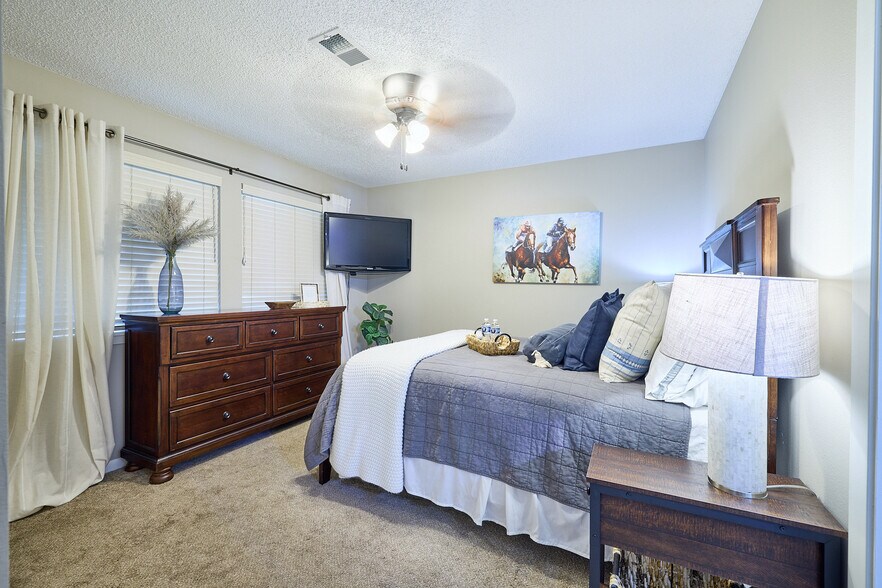 Building Photo - 400 Farr Shores Dr