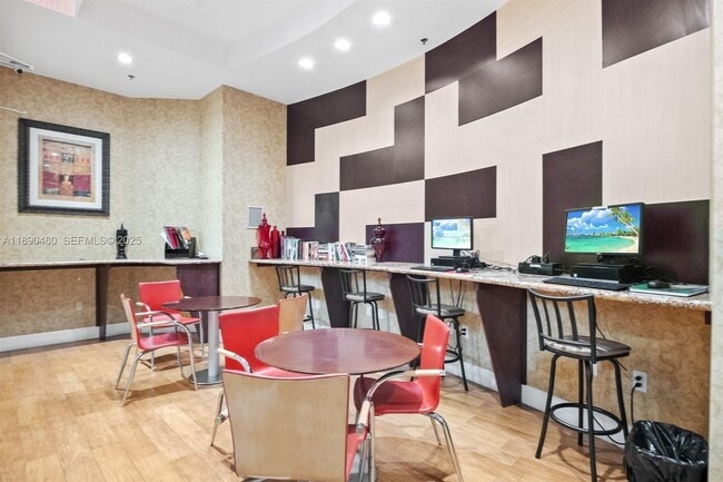 Building Photo - 1830 Radius Dr