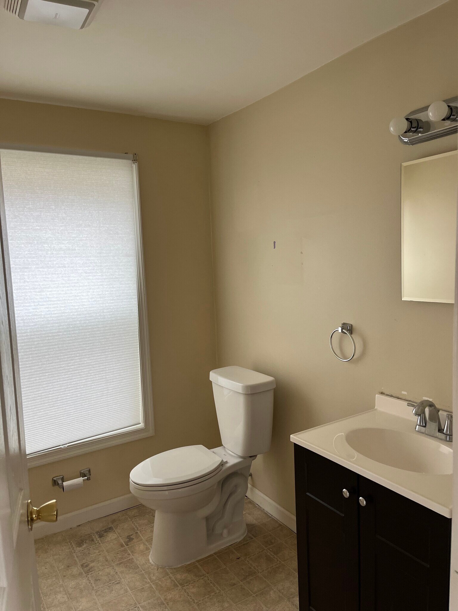 Building Photo - 428 E Front St