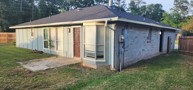 Building Photo - 23431 Dew Wood Ln