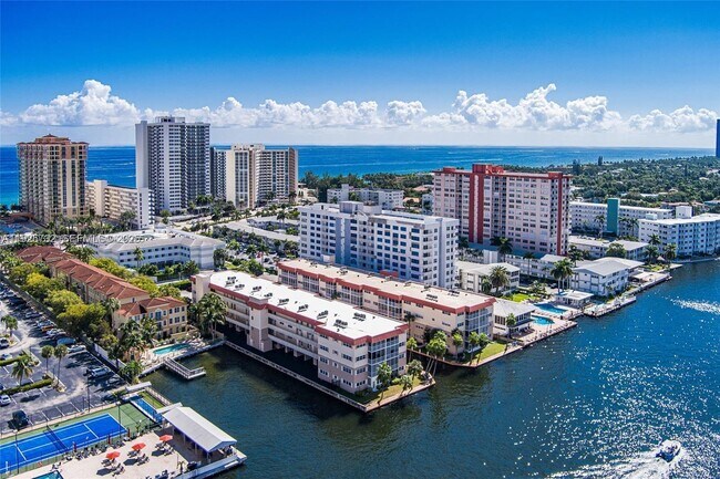 Building Photo - 2081 S Ocean Dr