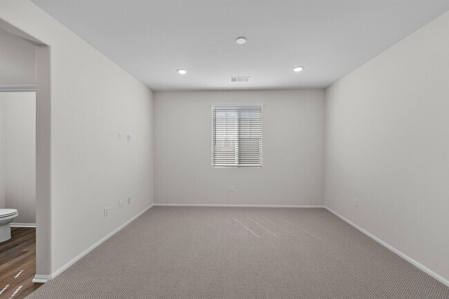Building Photo - 40400 Via Cava