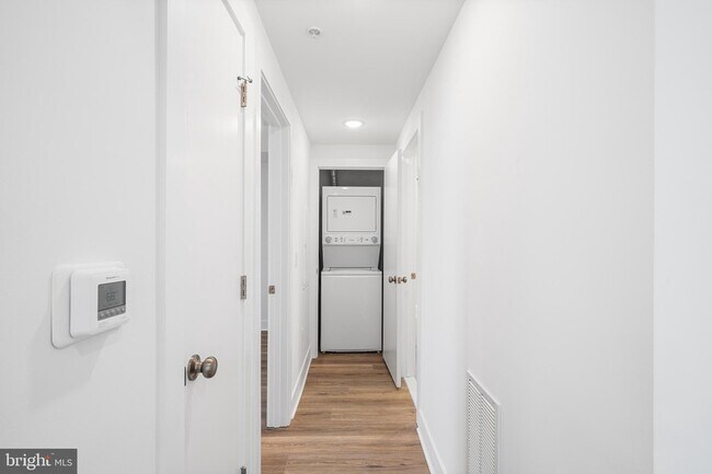 Building Photo - 4324 Lancaster Ave