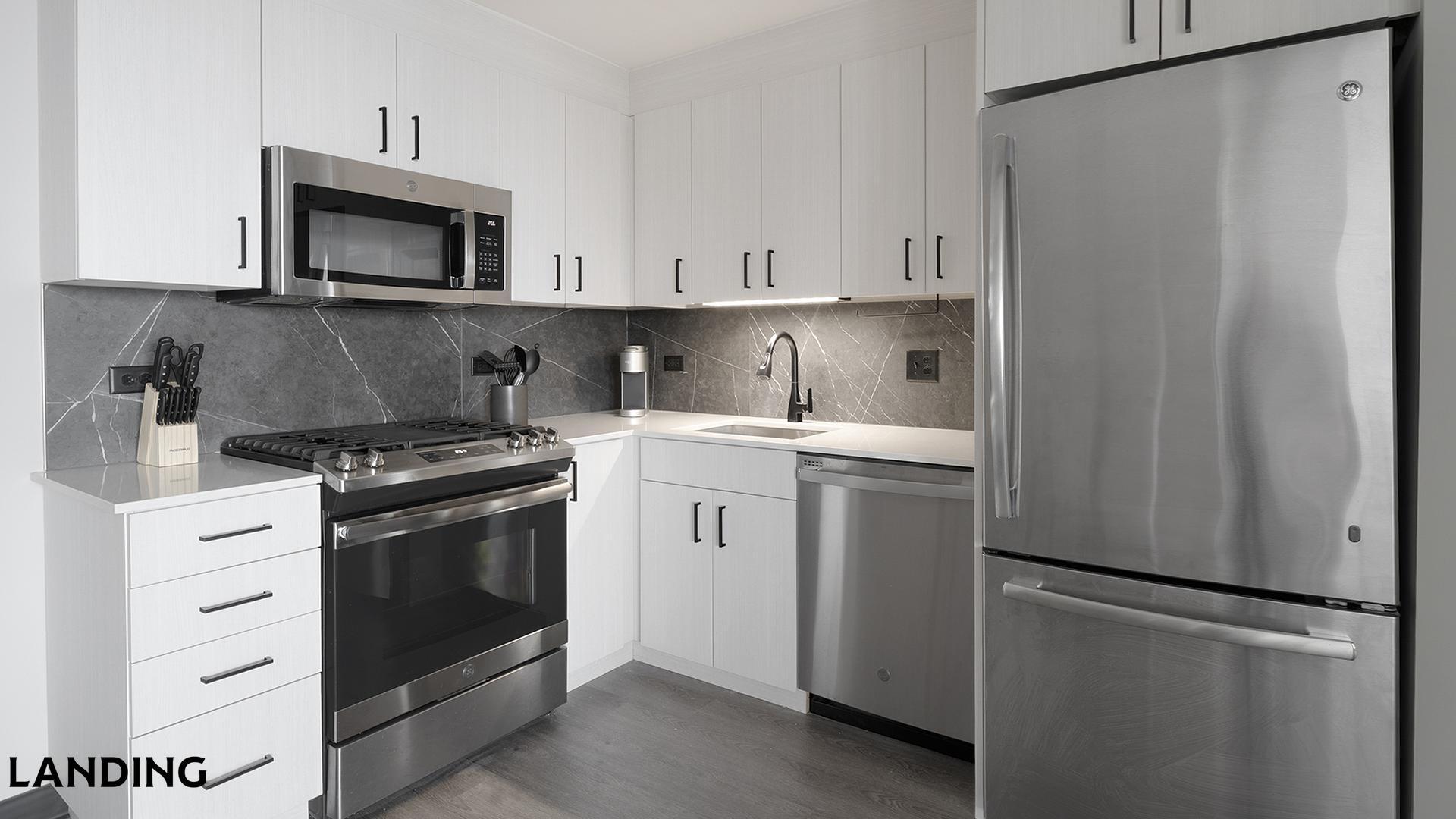 Building Photo - 1922 W Ogden Ave