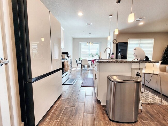 Building Photo - Modern 3/BR 2.5/Bath Home with Covered Dec...