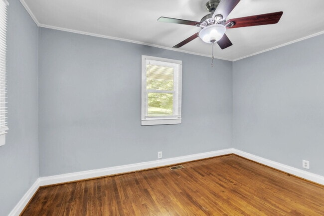 Building Photo - Cute Bungalow Style 2-Bedroom Haven with H...