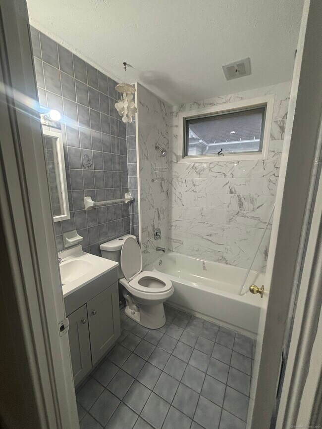 Building Photo - 85 S Burritt St