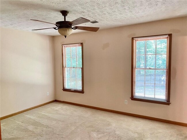 Building Photo - 305 Deergrass Trail