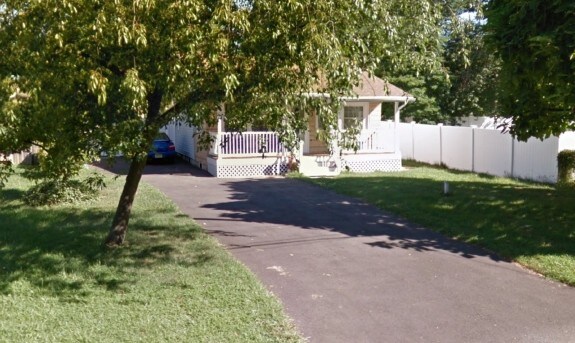 Front of House - 23 E 6th St