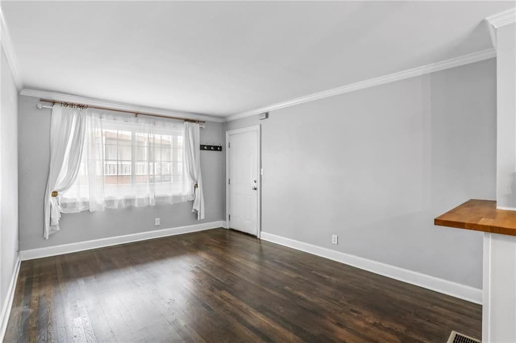 Building Photo - 1988 Wellbourne Dr NE