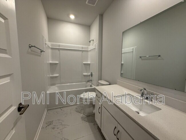 Building Photo - 204 Cobbdale Park Dr