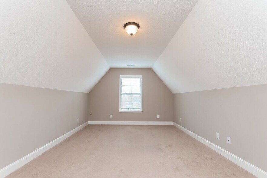 Building Photo - 1367 Arbor Lake Dr S