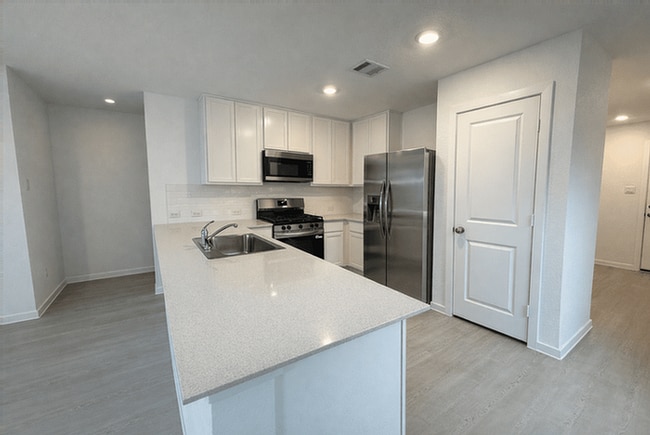 Building Photo - 14868 N Ascot Bnd Cir