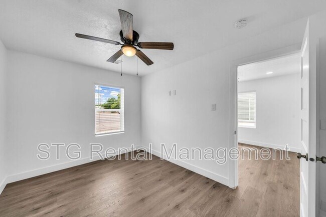 Building Photo - 300 W 100 N