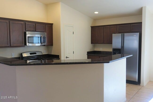 Building Photo - 3332 Yosemite Ct