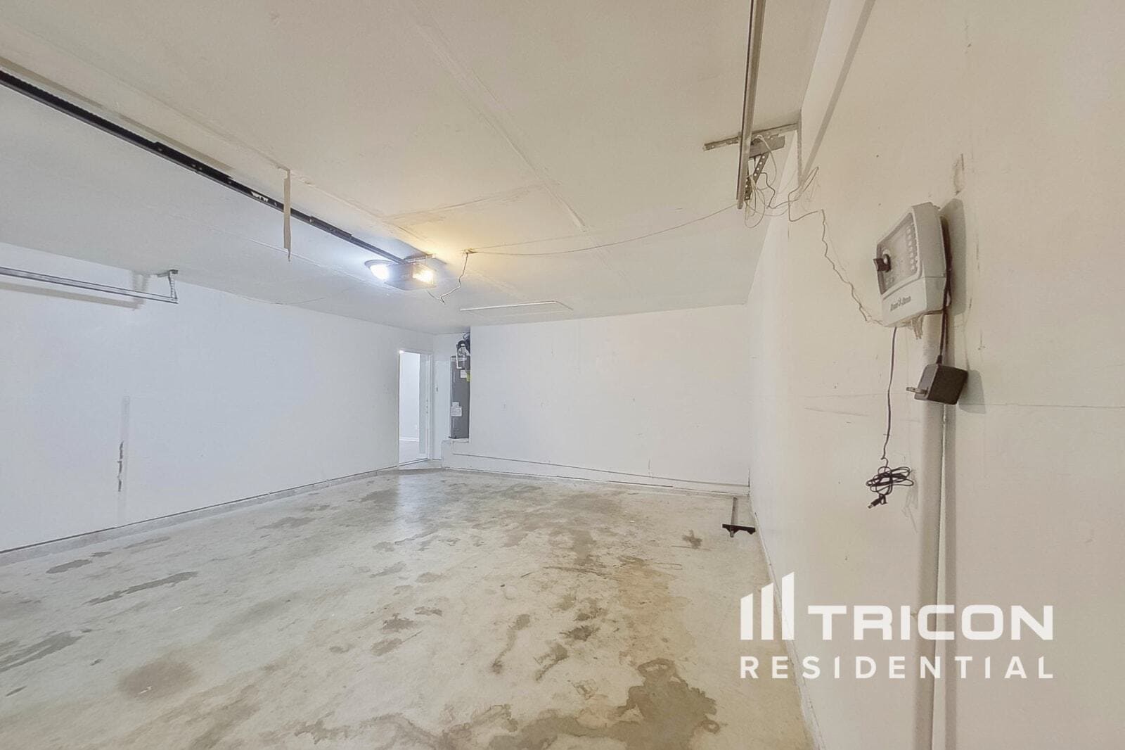 Building Photo - 403 Hollyberry Dr