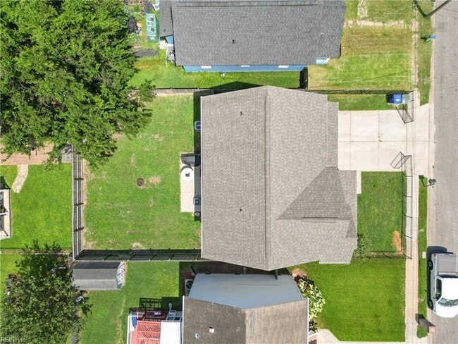 Building Photo - 1072 Kane St