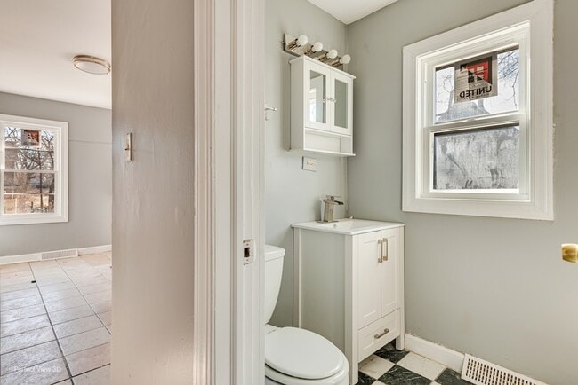 Building Photo - 12025 S Prairie Ave