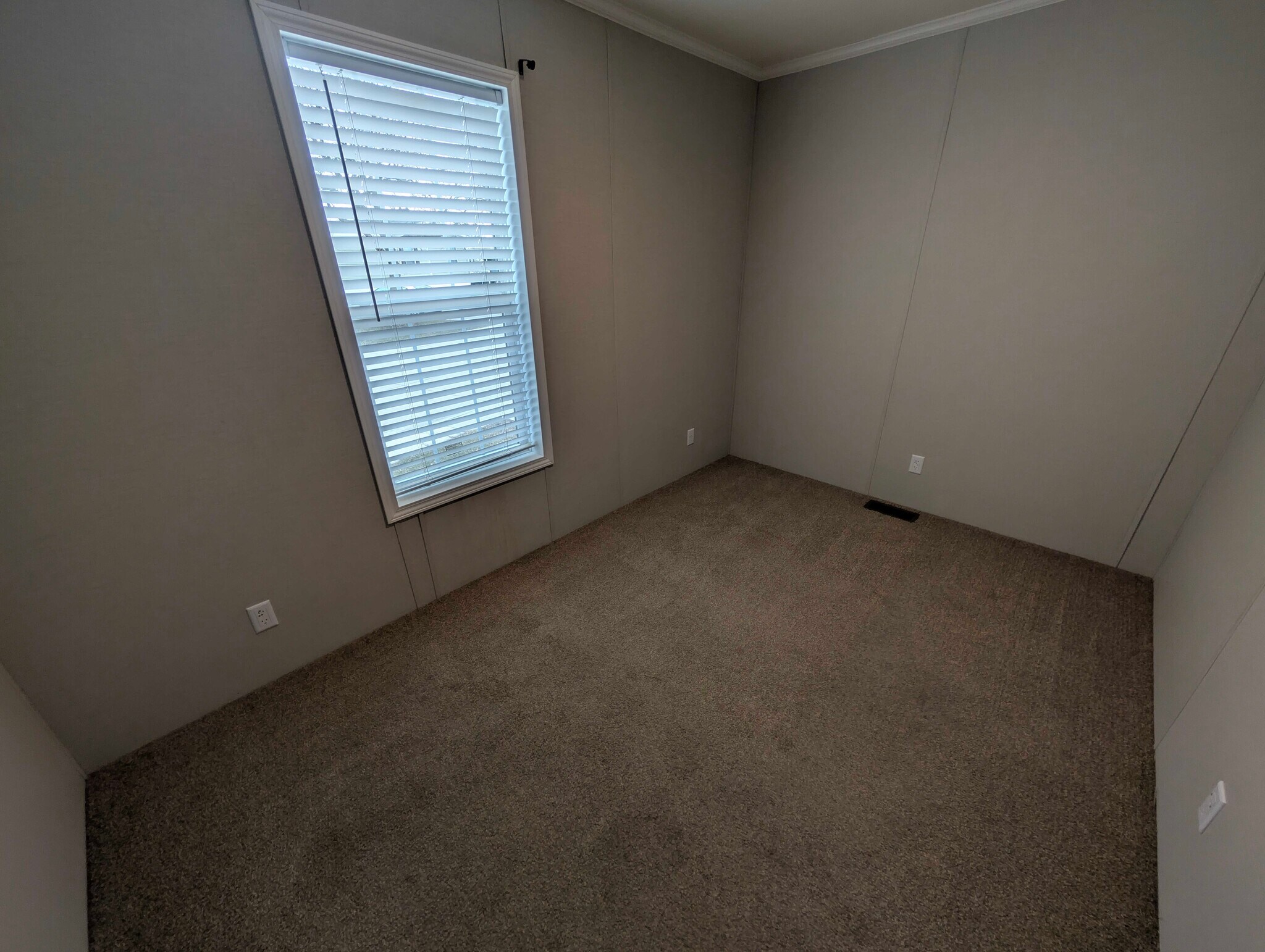 Building Photo - 15868 Marentette Dr