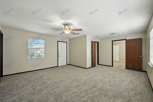Building Photo - 208 Westfork Dr