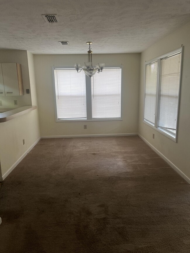 Building Photo - 6801 Willowbrook Dr