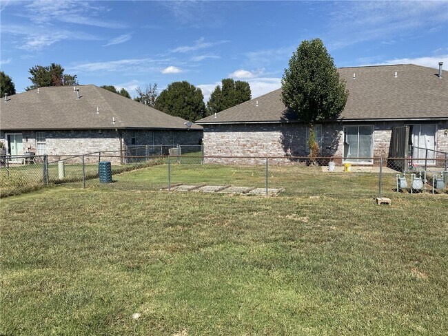 Building Photo - 3128 Jerri Ln