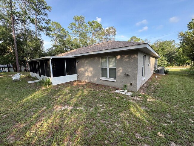 Building Photo - 9832 SW 196th Avenue Rd