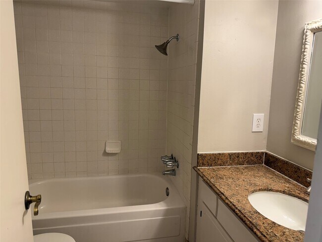 Building Photo - 5005 Georgi Ln