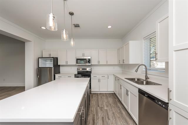 Building Photo - 3733 Vineyard Dr