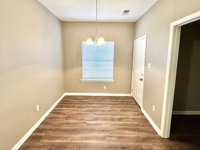 Building Photo - Now Leasing a 4-bedroom 2.5 bath home in Cordova off of Macon and Houston Levee