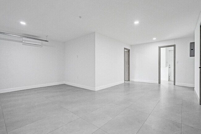 Building Photo - 6700 E Tropical Way