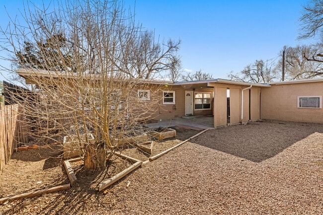 Building Photo - 2204 Cooper Ave