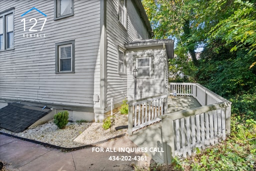 Building Photo - Updated 2BR Duplex with Central Air & Washer/Dryer – Water, Sewer & Trash Included!