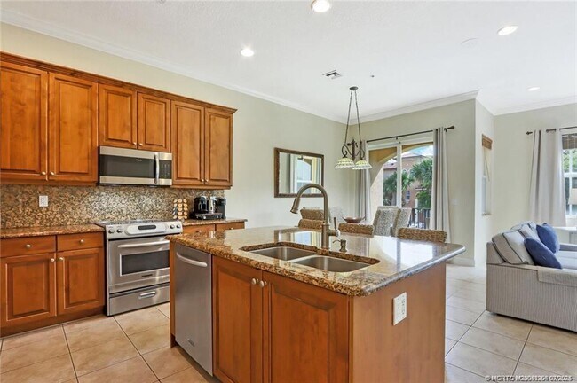 Building Photo - 203 Ocean Bay Dr