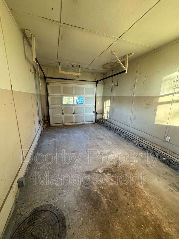 Building Photo - 408 Frazier Dr