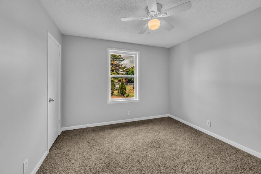 Building Photo - 212 Trailway Cir