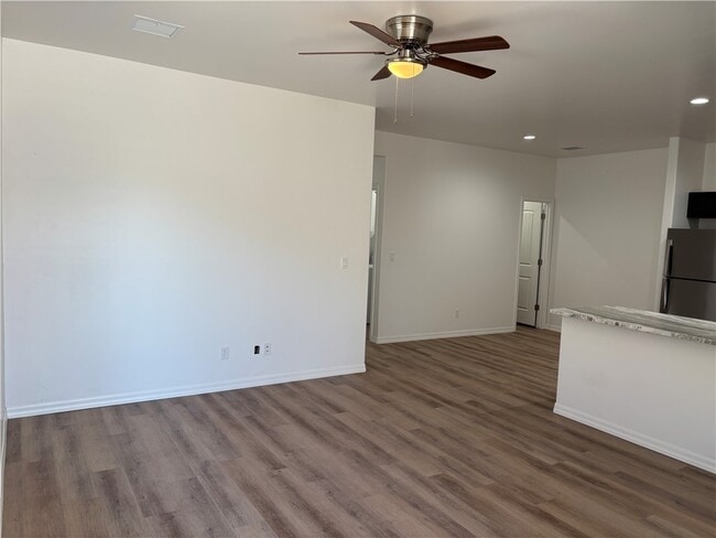 Building Photo - 2553 Sycamore Ave