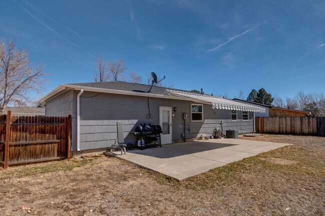 Building Photo - 5553 Crystal Way