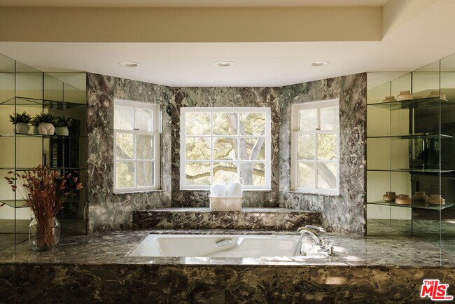 Building Photo - 3100 Mandeville Canyon Rd