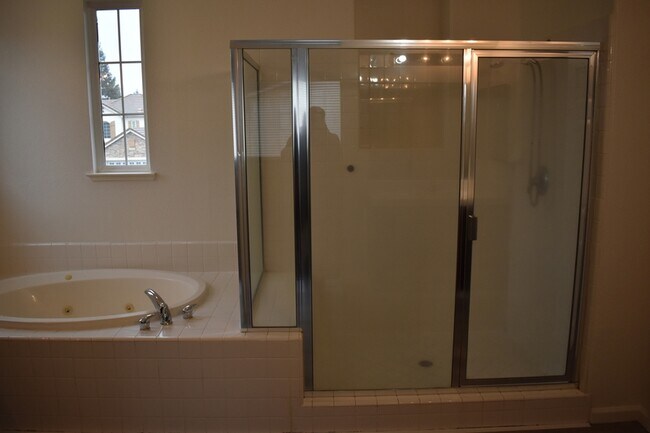 Building Photo - 1234 Catalina Dr