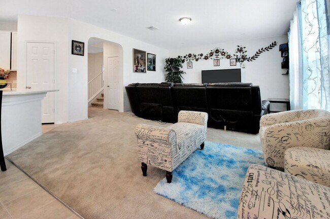 Building Photo - 668 Bailey Park Dr