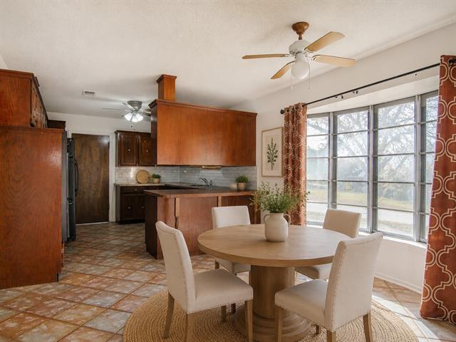 Building Photo - 304 Roaring Spings Dr