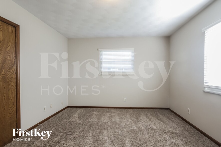 Building Photo - 242 Hargeo Dr