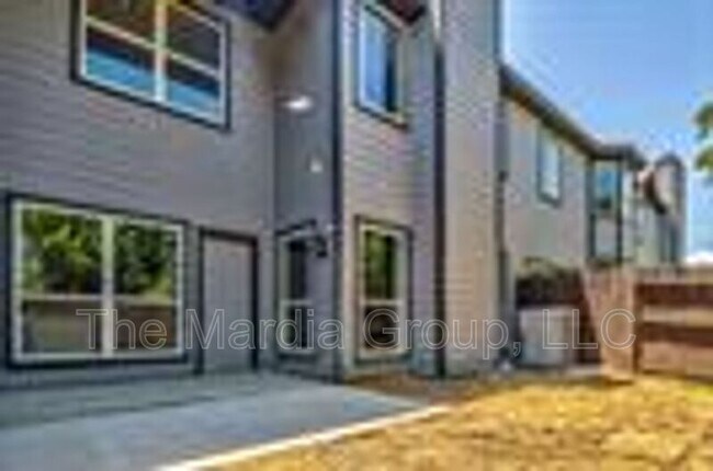 Building Photo - 3258 Wexford Dr