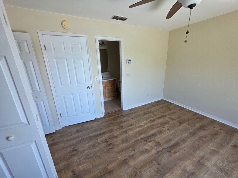 Building Photo - 16586 Brigadoon Dr