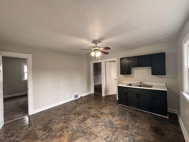 Building Photo - 907 Rondel Rd